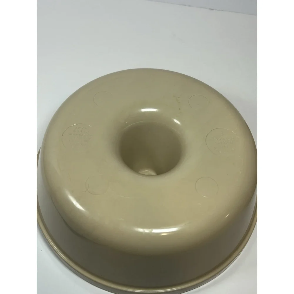 Anchor Hocking Microware Tan Bundt Pan and 6 Cup Muffin Egg Poacher PM459 PM447